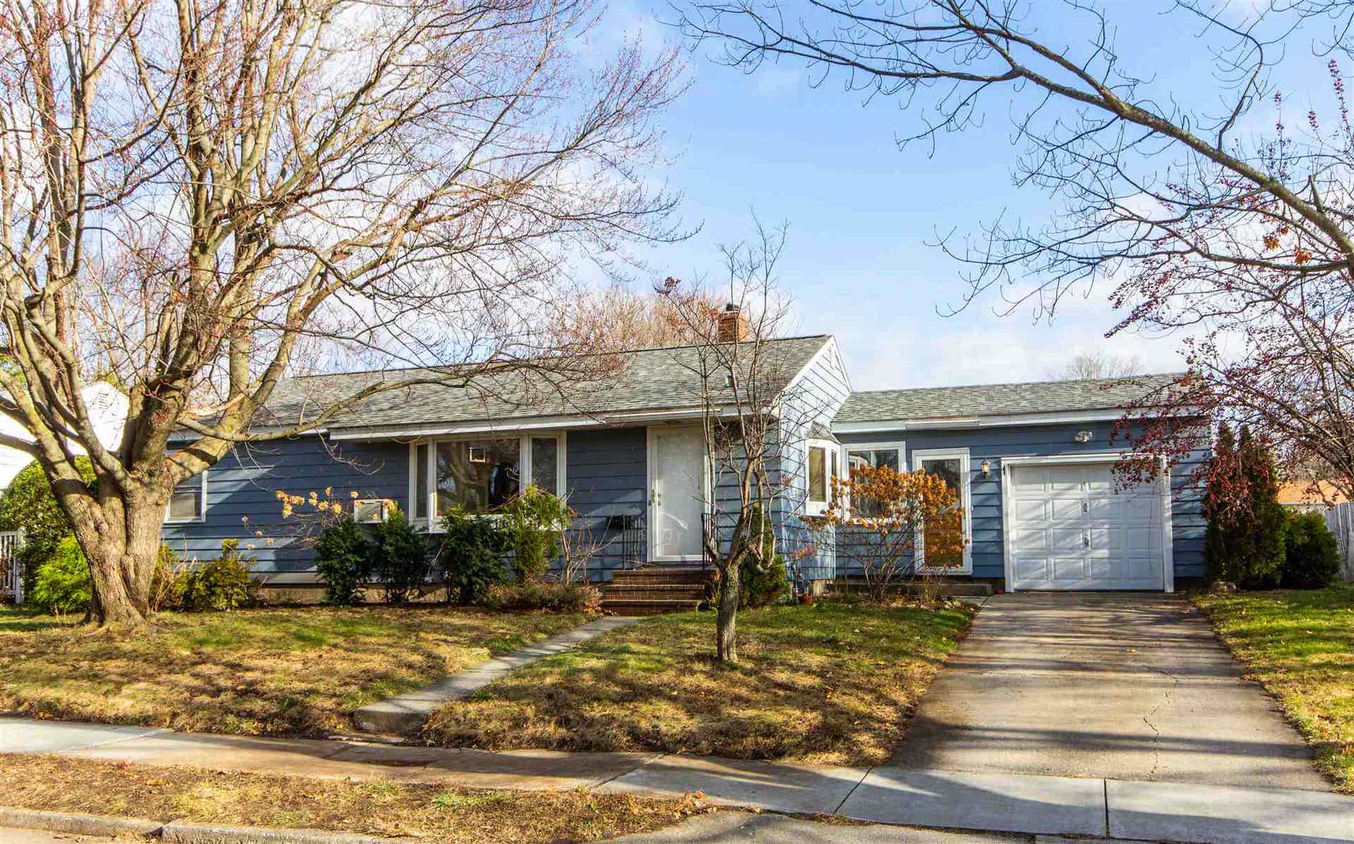 Sold 16 Bittersweet Lane, Burlington, VT 05401 3 Beds / 2 Full Baths
