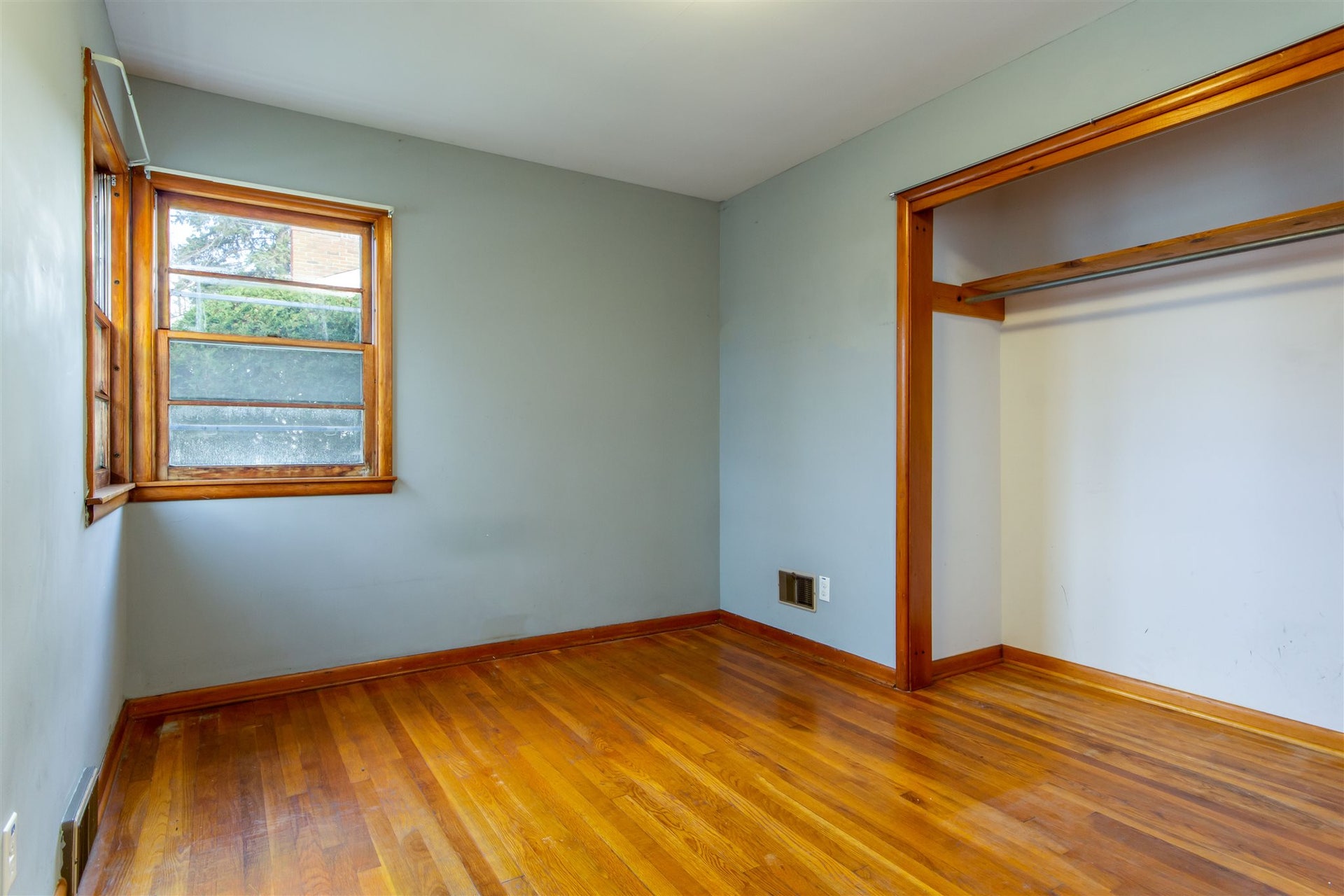 Sold 16 Bittersweet Lane, Burlington, VT 05401 3 Beds / 2 Full Baths