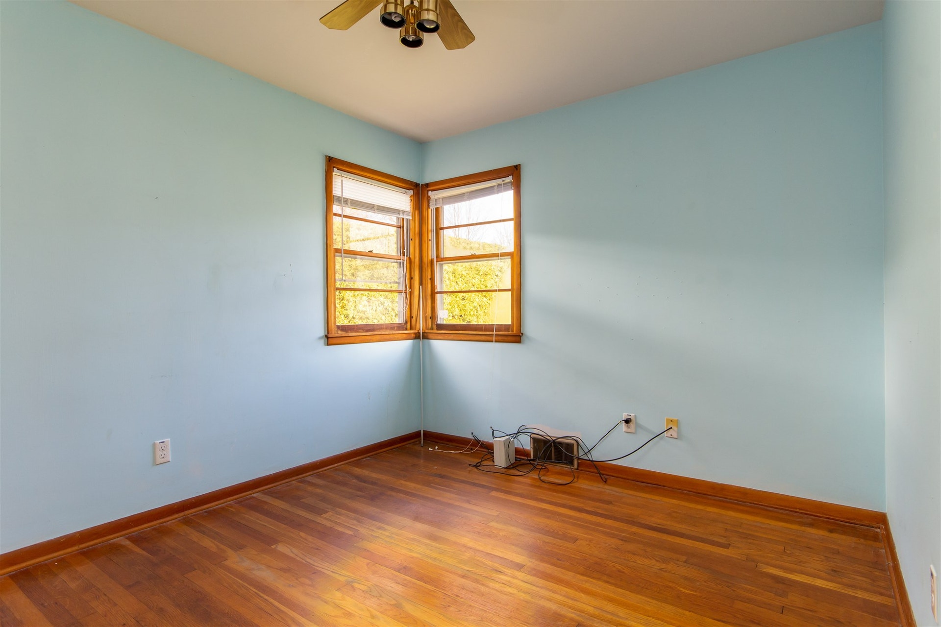 Sold 16 Bittersweet Lane, Burlington, VT 05401 3 Beds / 2 Full Baths