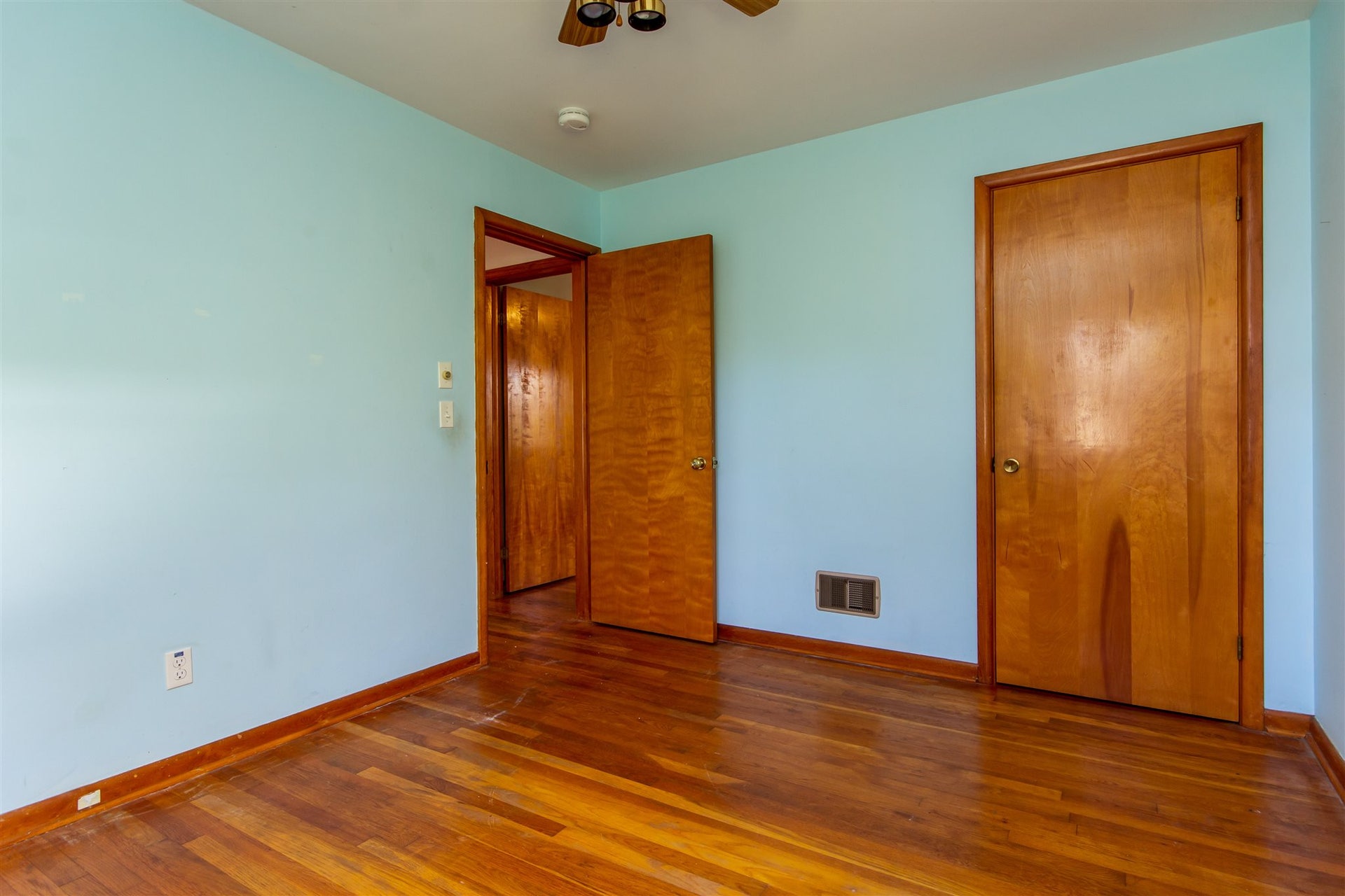 Sold 16 Bittersweet Lane, Burlington, VT 05401 3 Beds / 2 Full Baths