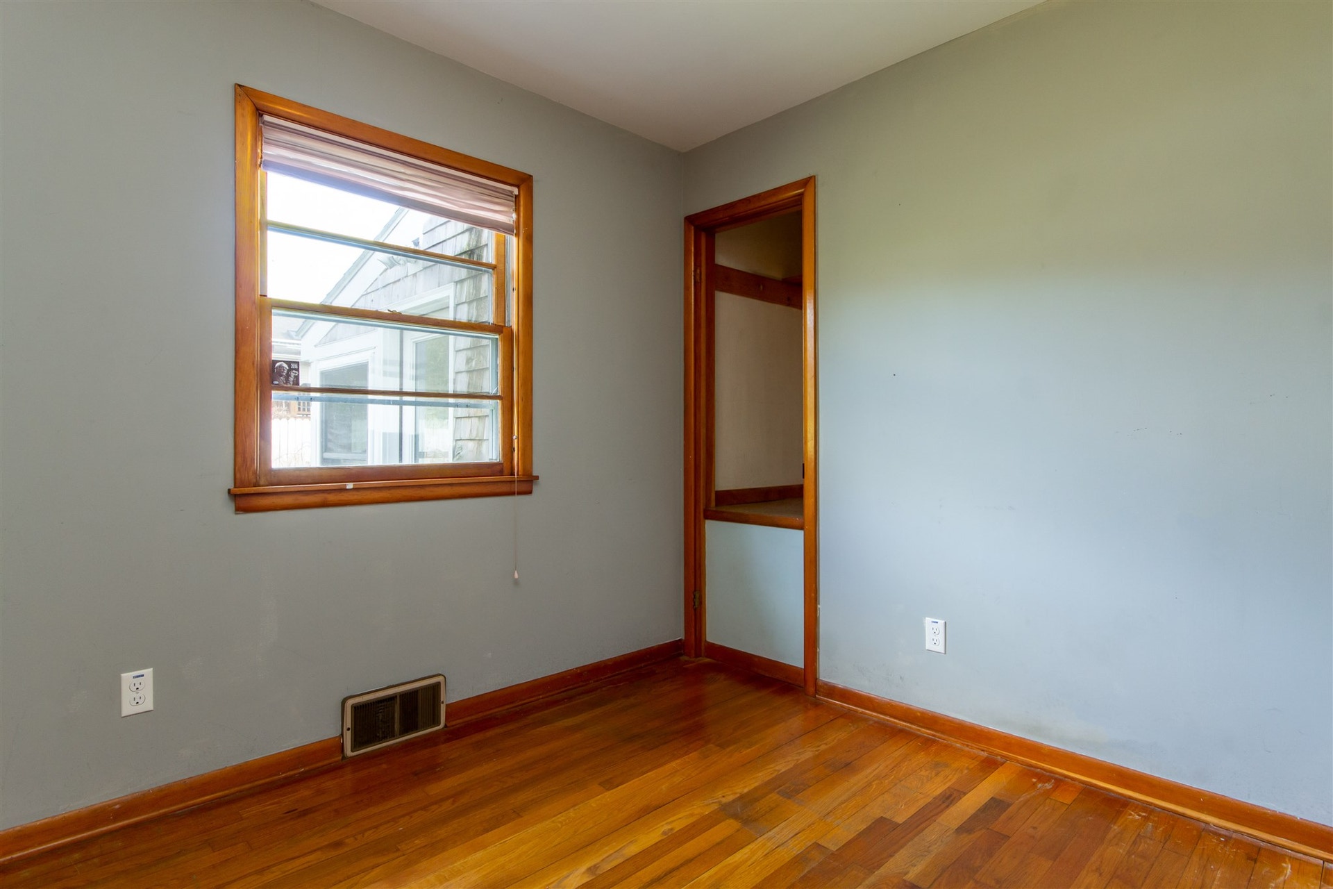 Sold 16 Bittersweet Lane, Burlington, VT 05401 3 Beds / 2 Full Baths