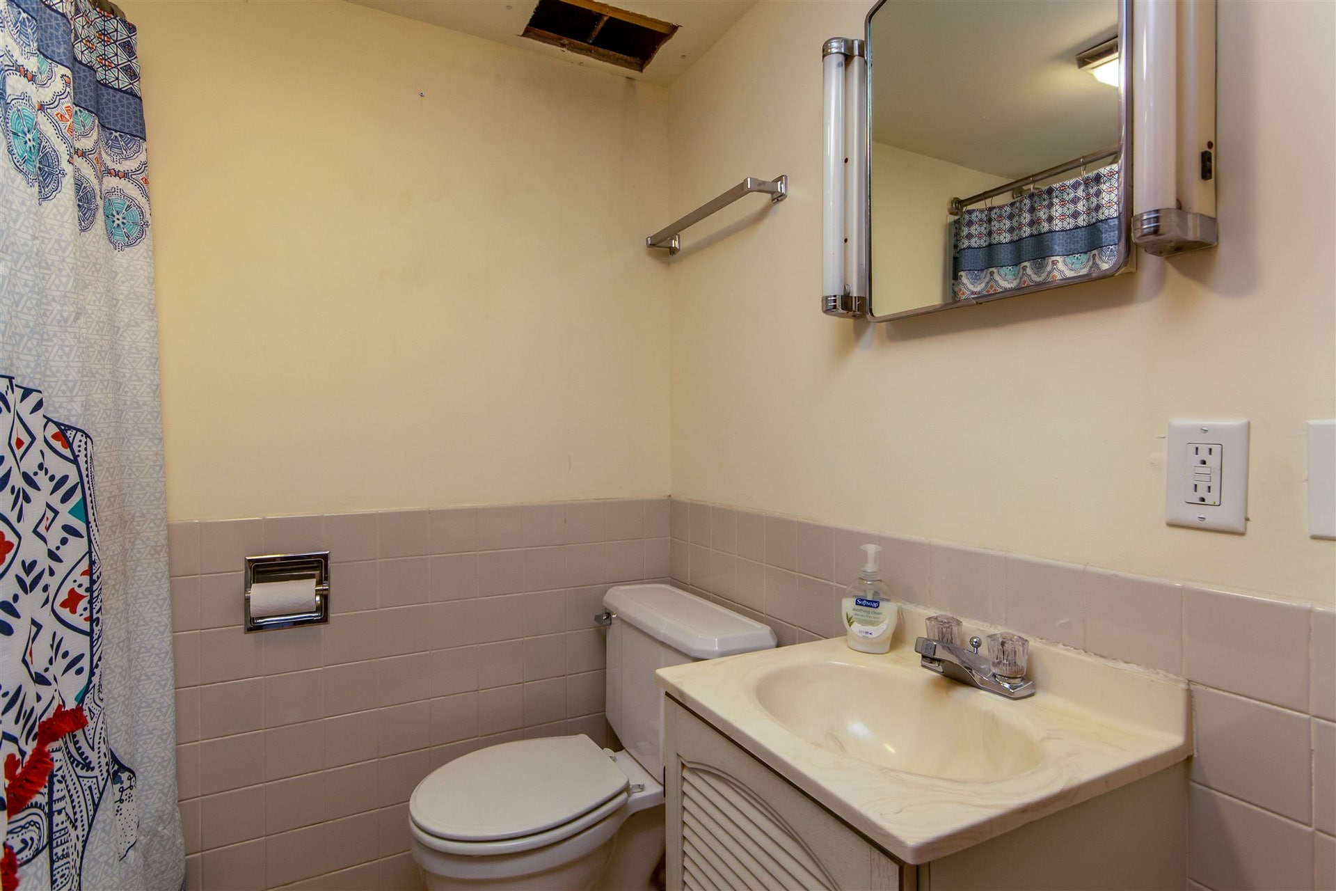 Sold 16 Bittersweet Lane, Burlington, VT 05401 3 Beds / 2 Full Baths