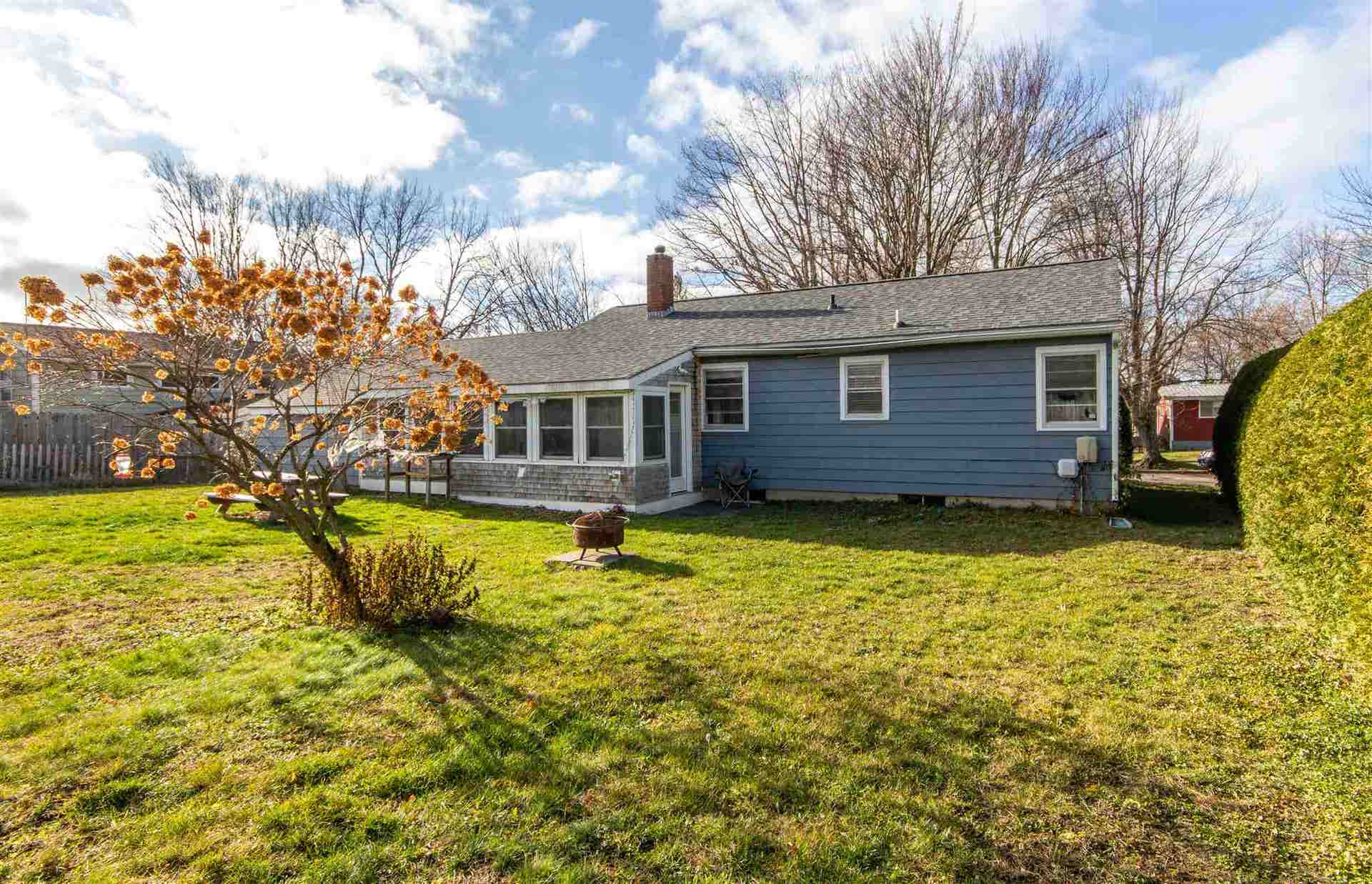 Sold 16 Bittersweet Lane, Burlington, VT 05401 3 Beds / 2 Full Baths