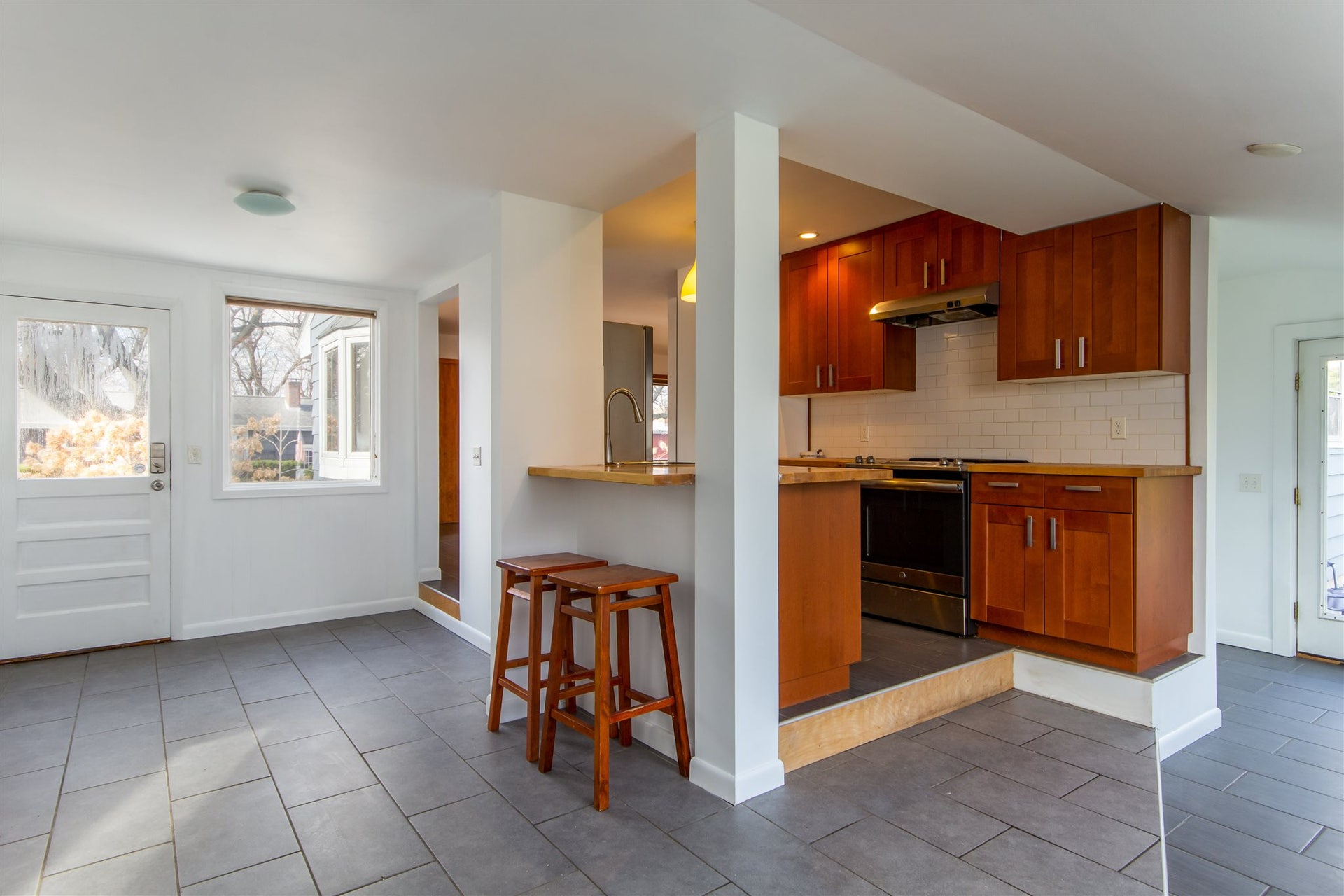 Sold 16 Bittersweet Lane, Burlington, VT 05401 3 Beds / 2 Full Baths