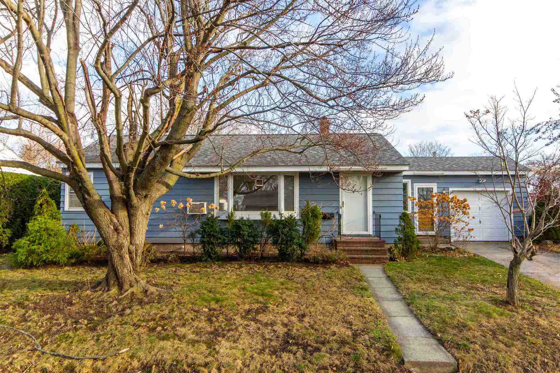 Sold 16 Bittersweet Lane, Burlington, VT 05401 3 Beds / 2 Full Baths