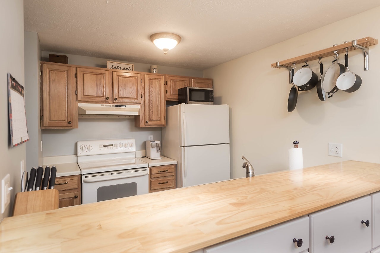 Sold 38 Balmoral Drive, 38, Stratham, NH 03885 1 Bed / 1 Full Bath