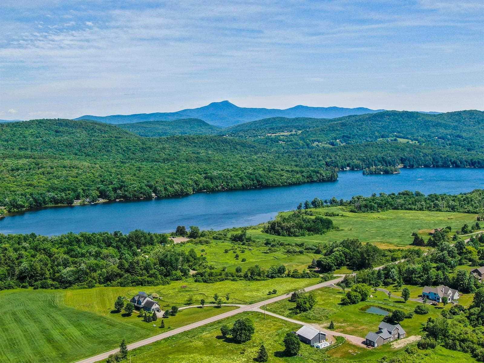 190 Martel Lane, St. VT 05495 Vermont Real Estate Company