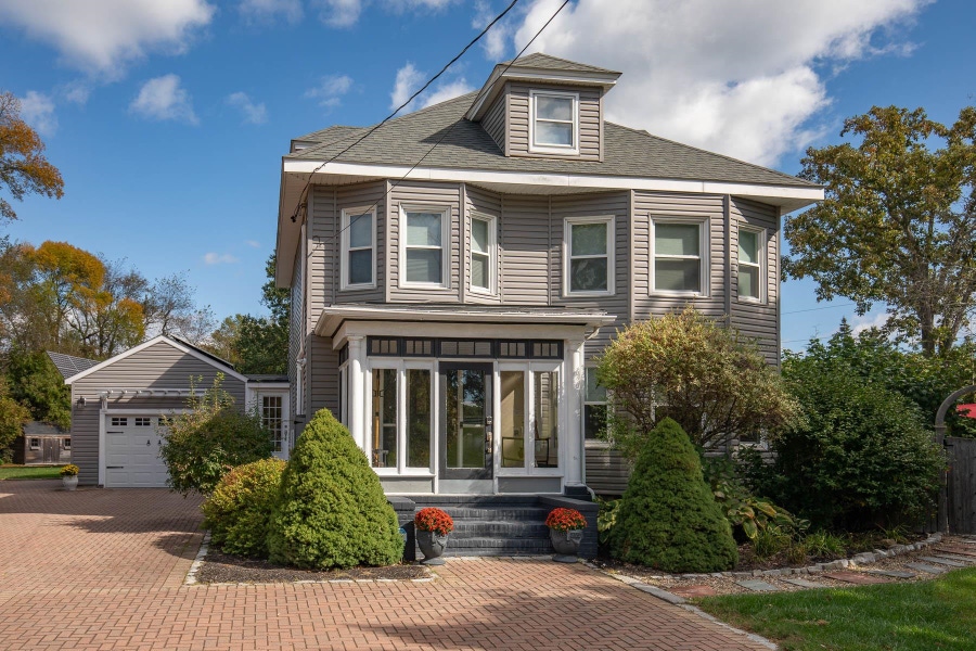 Property photo for 384 Peverly Hill Road, Portsmouth, NH